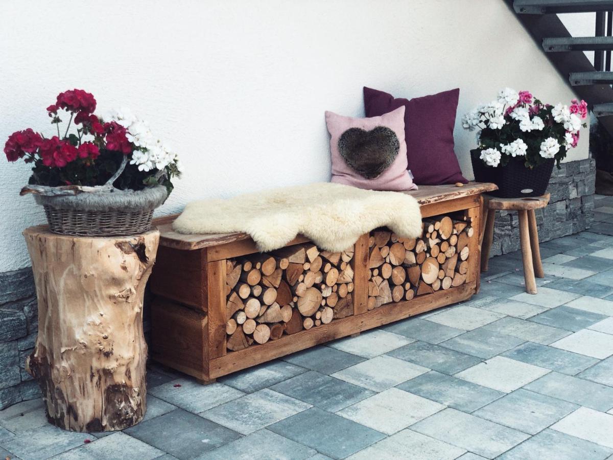 Alpendorf Auszeit Apartment Санкт Йохан им Понгау Екстериор снимка